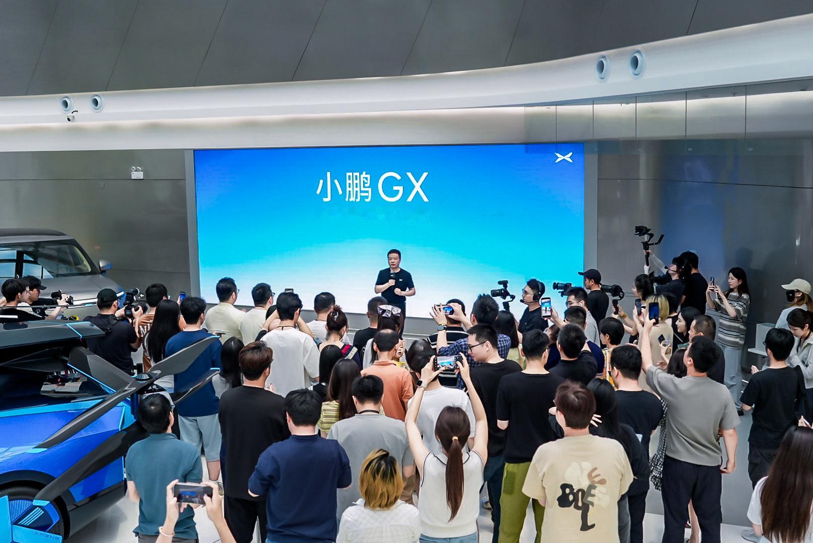 小鹏GX首批车主提到车了，目前交付压力还是有点大的，毕竟上市十二小时就两万多台。
