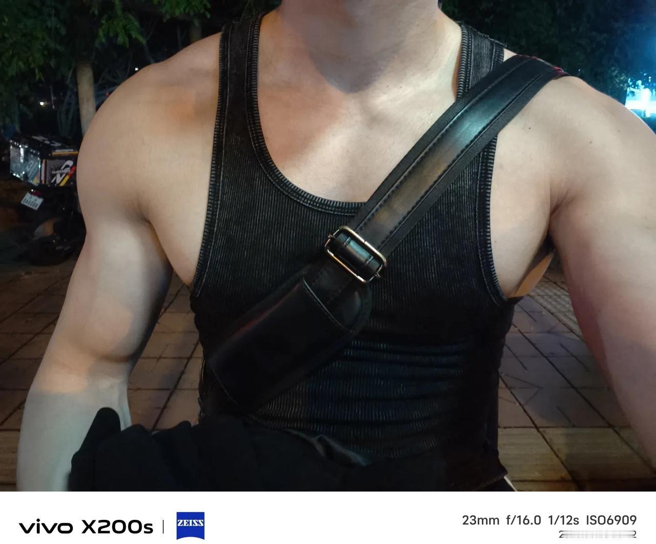 左滑吃饼orz
吃 毫无训练痕迹只有拍摄技巧