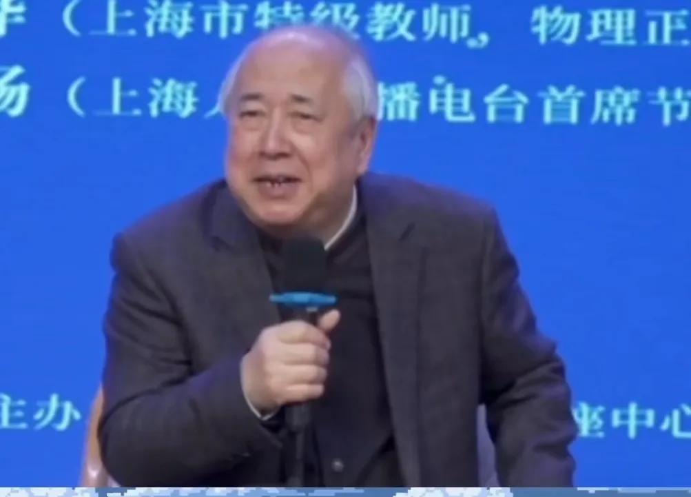 2022年，钱学森的儿子钱永刚讲述，父亲拿到一百万，看都没看就递给了秘书：“捐出