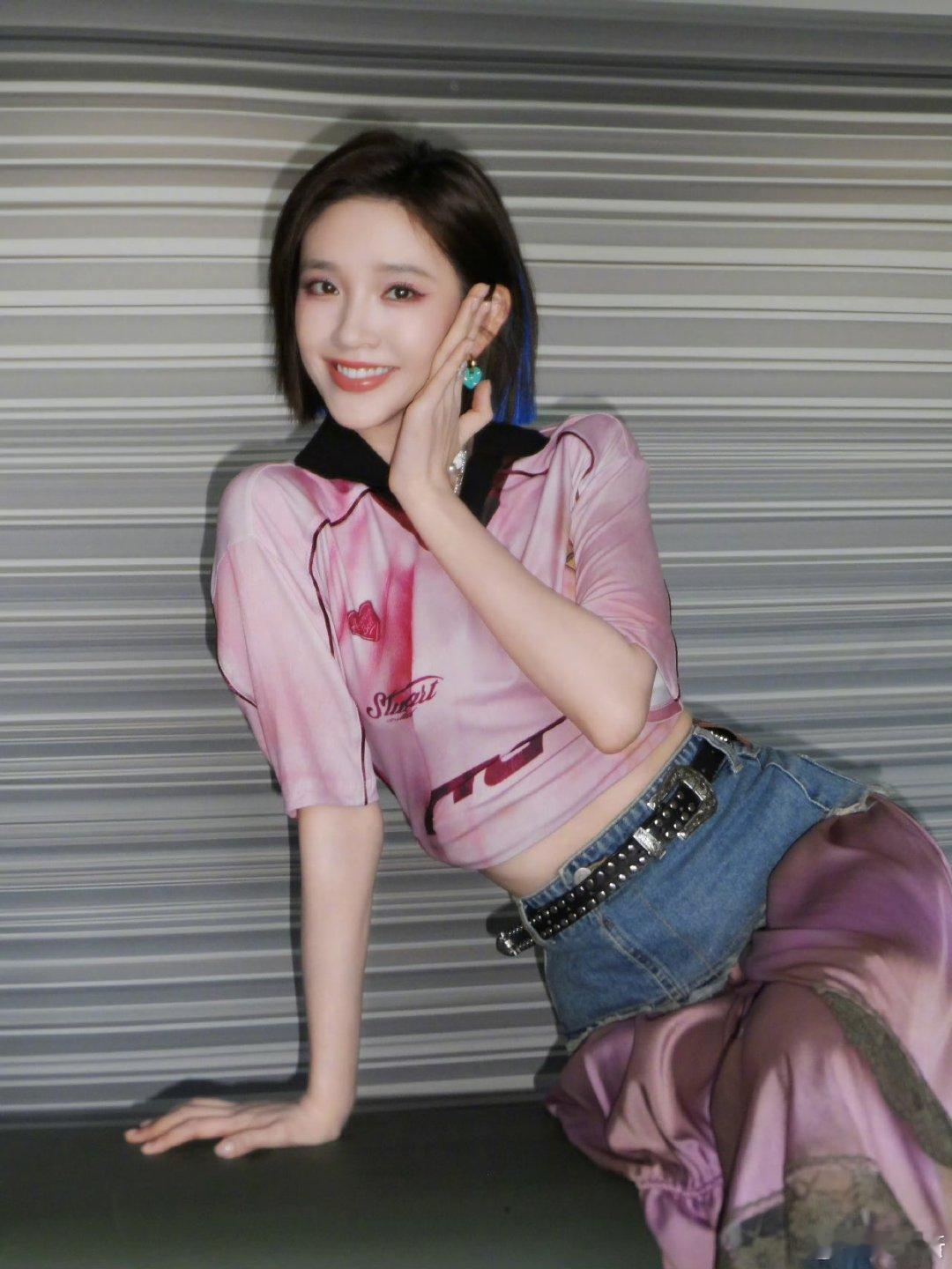 原来唐艺昕这么会解说唐艺昕解说这么有梗啊原来唐艺昕这么会解说，哈哈哈哈太可爱了吧