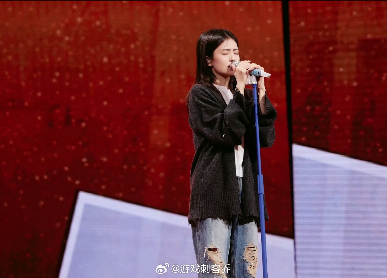 白鹿音乐会上座率白鹿音乐会我一直觉得这种以粉丝见面会为前提的音乐会，受众体是粉丝