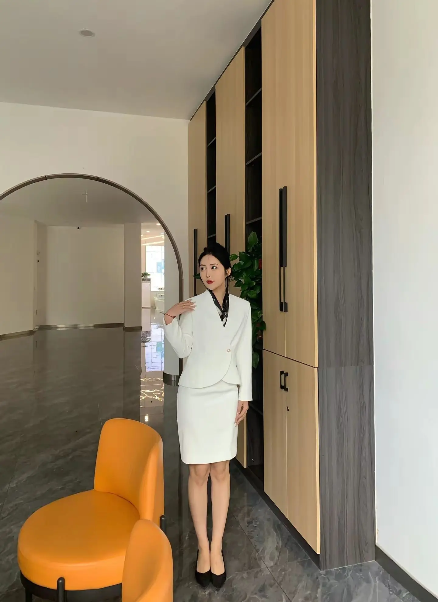 职场通勤穿搭 职业装这样有范 案场客服小姐姐 职业定制女装 上班这样穿