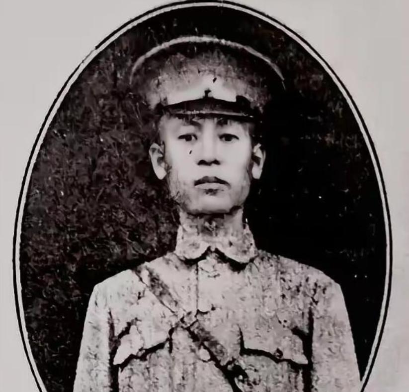 1938年徐州，日军30万精锐将60万国军死死困住，眼看插翅难飞，李宗仁几乎绝望