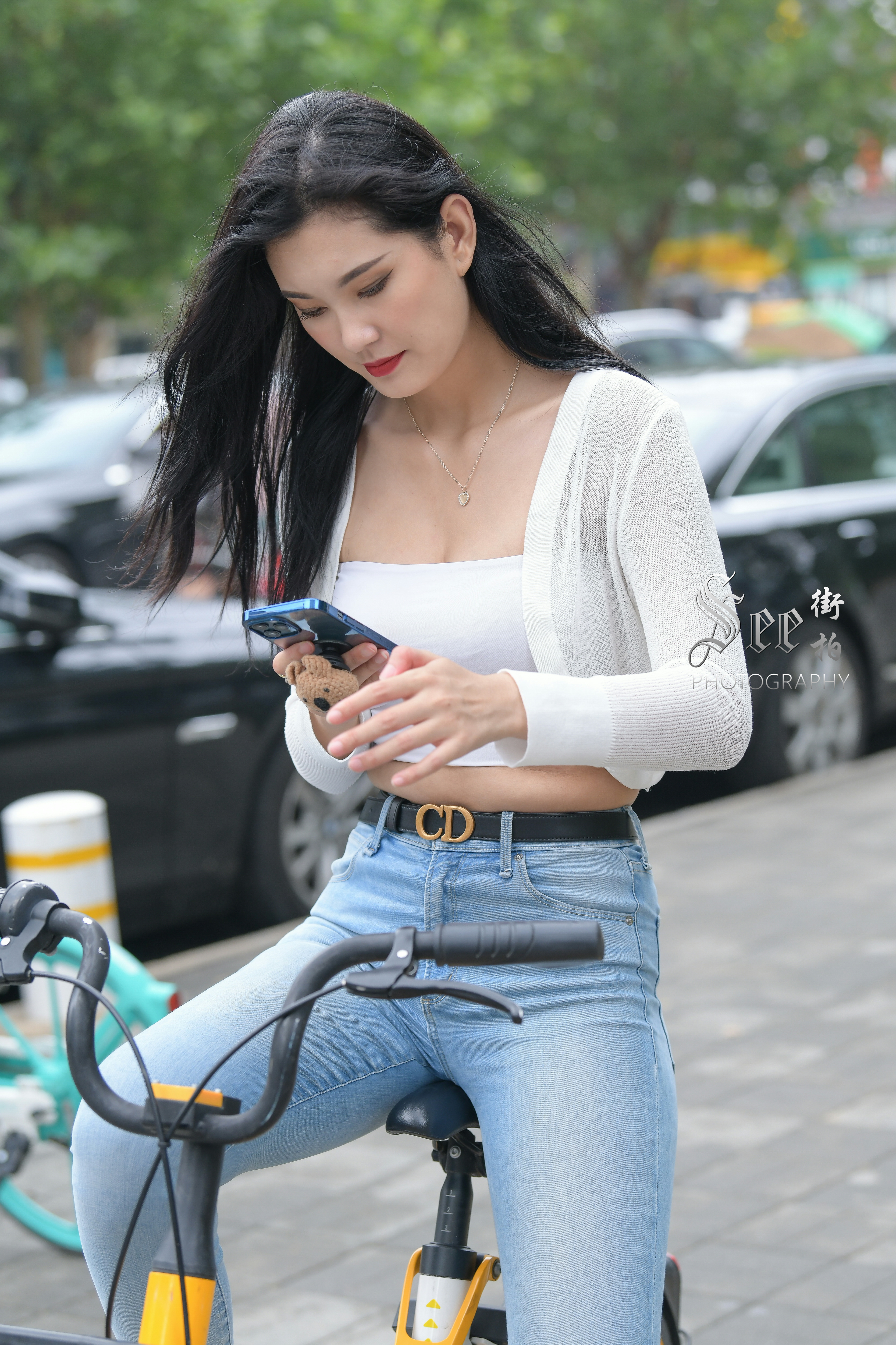 牛仔裤百搭显身材~~ ​​​
