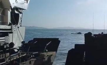 中央绝对有高人！这盘大棋下得实在是高！不少人盯着台海局势，只看见战机常态化巡航、