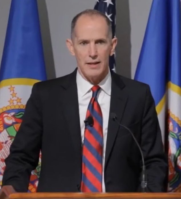 共和党人克里斯·马德尔宣布退出明尼苏达州州长职位的角逐，他表示自己无法支持全国共