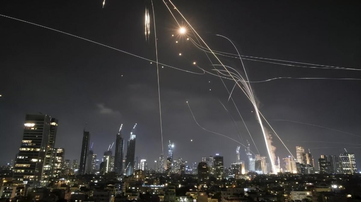 伊朗以牙还牙重创美军，锁定以总理随时斩首，中国担心的事发生了。

最近中东的战火