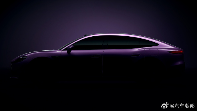 上汽MG这次放大招，一下推出俩电动车型！MG 4X纯电SUV带半固态电池，续航挺