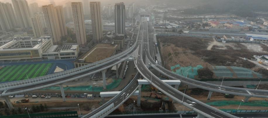 由青岛城投集团旗下交发集团投资建设的青岛唐山路快速路工程进入通车倒计时，预计12