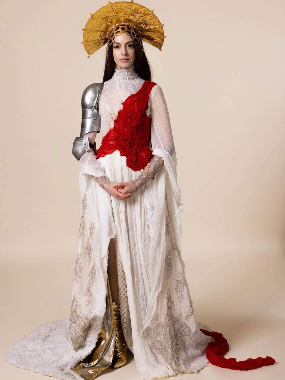 安妮·海瑟薇主演电影《圣母玛利亚》最新剧照！！！ 