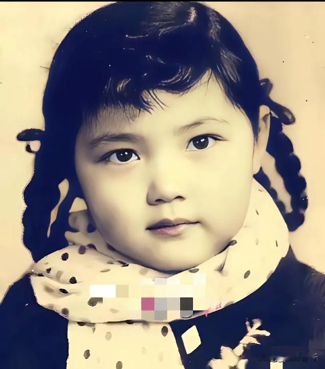 这是哪位明星小时候的照片？