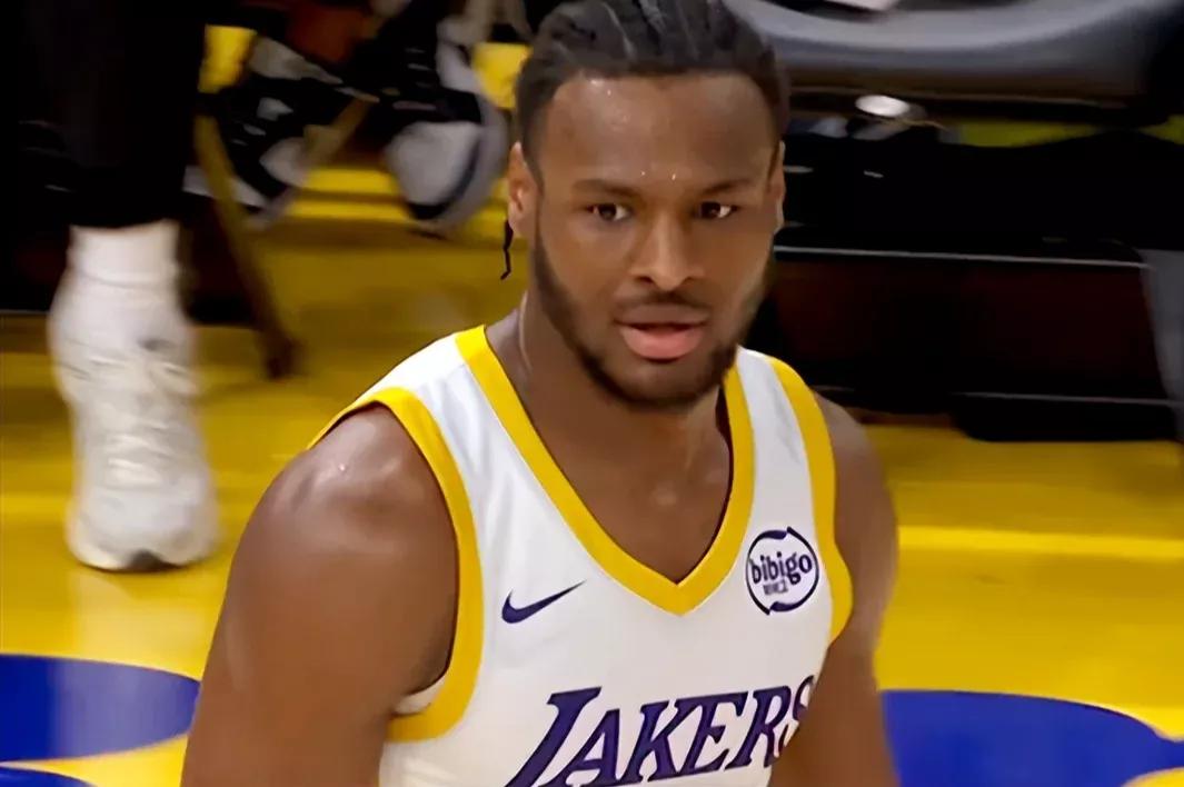 原形毕露！NBA夏联，由湖人（76分）不敌热火（80分），湖人三败，回顾三战，最