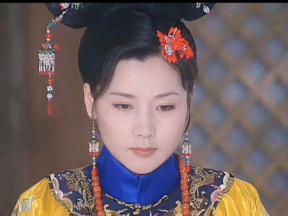 再看《孝庄秘史》里的海兰珠，才懂何赛飞老师的演绎有多绝。
 
当年还嫌她“又老又