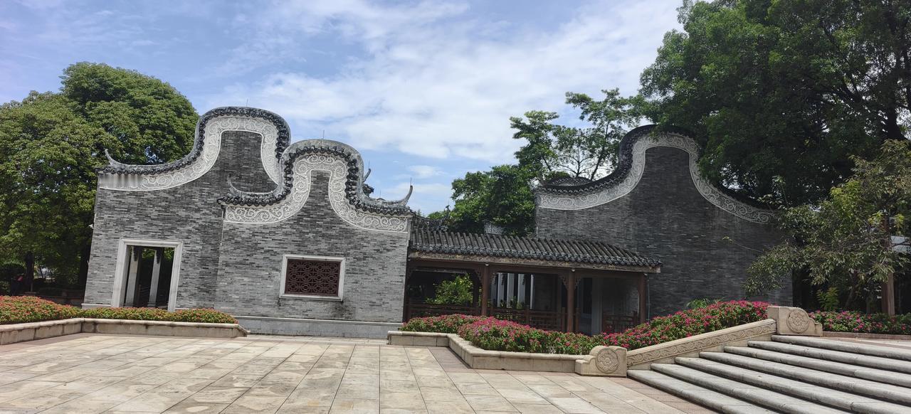 分享一张证明你来过广州的照片八一建军节，我们战友聚会定在广州新滘中路的龙胜酒家，