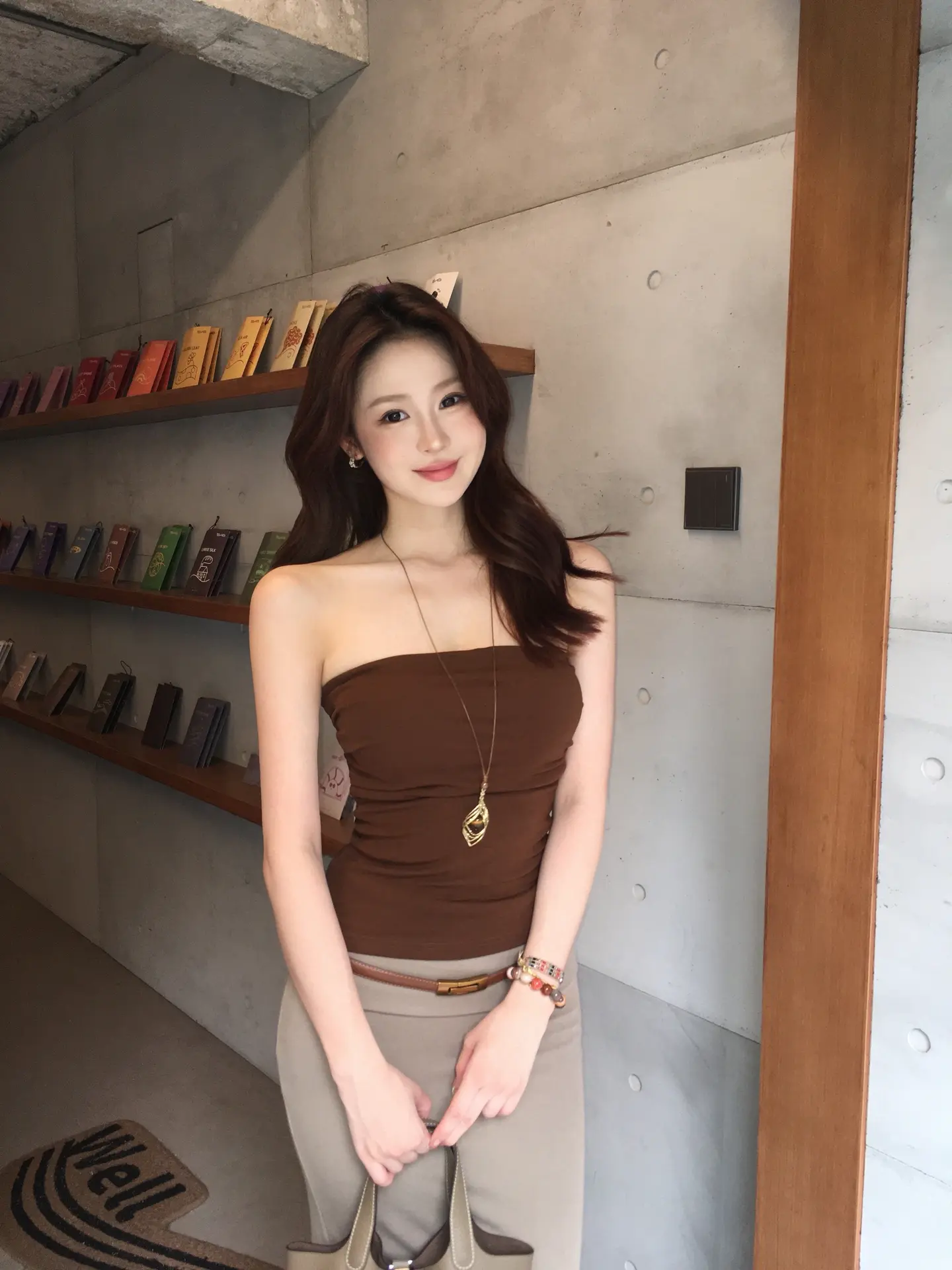 女人啊 就要美而自知。