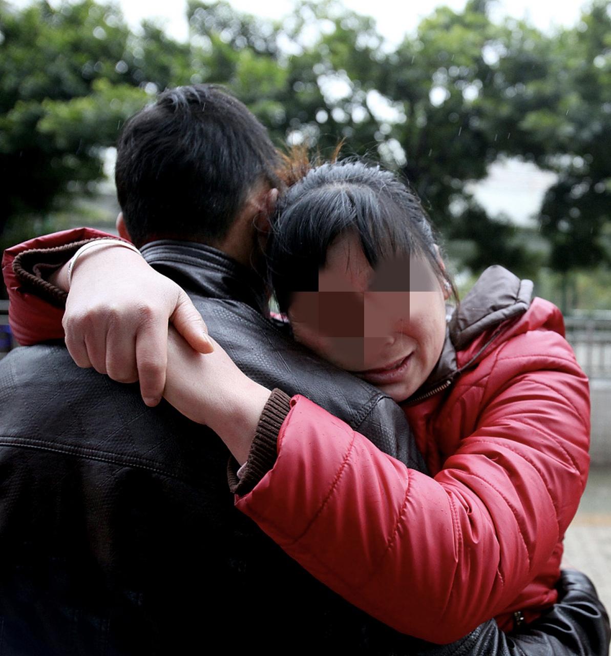 1992年，湖北1对夫妻自杀去世，留下仅5岁的女儿，23年后，女儿竟然不顾全村人