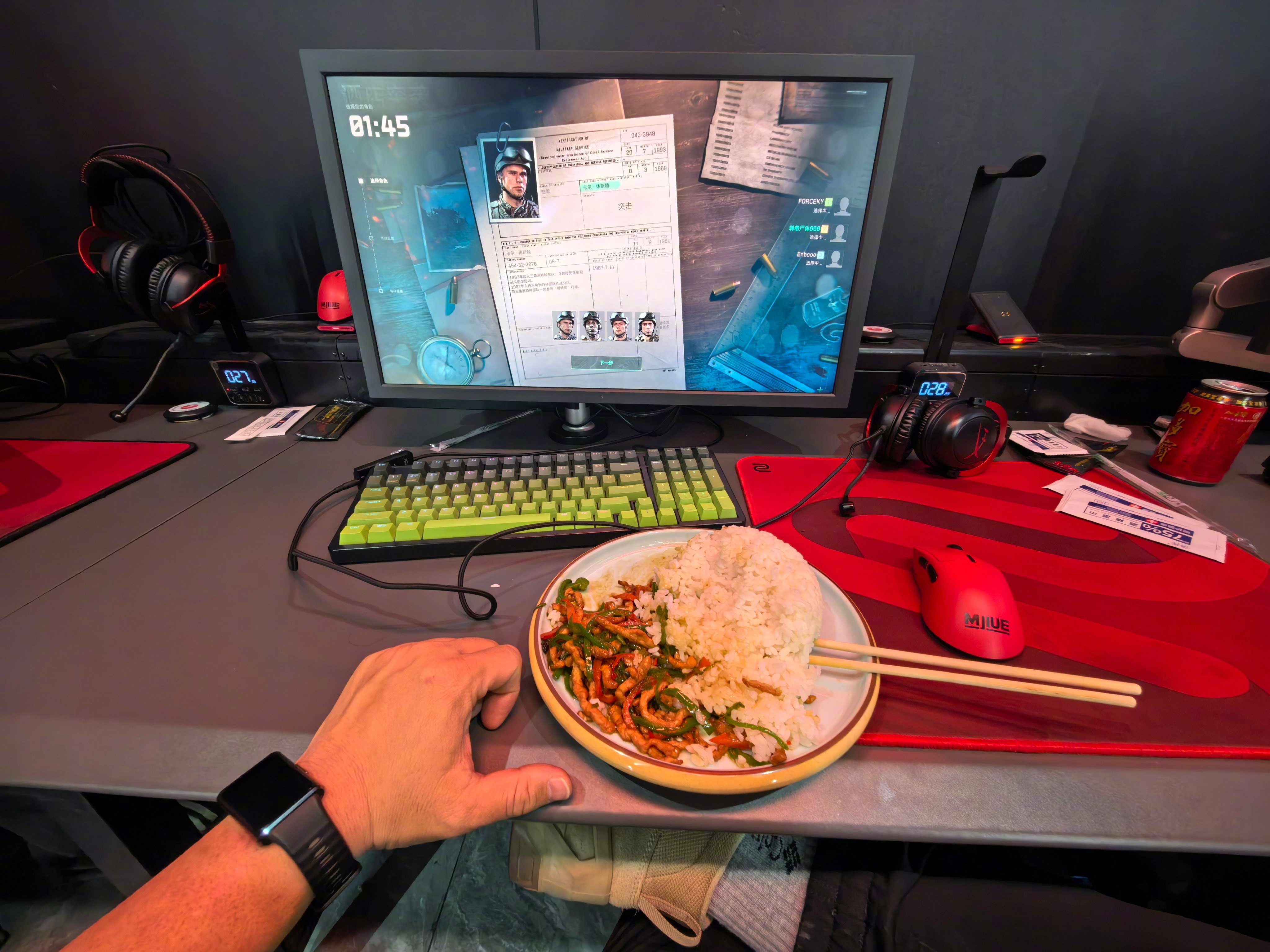 游记杀青，最后一个肯定是网吧。来个标准网吧盖饭，整。 