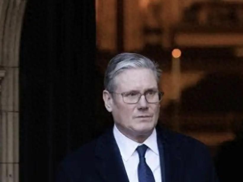 英首相回应美国袭击委内瑞拉：我现在只想和川普谈谈。斯塔默有一段时长为三分半的预录