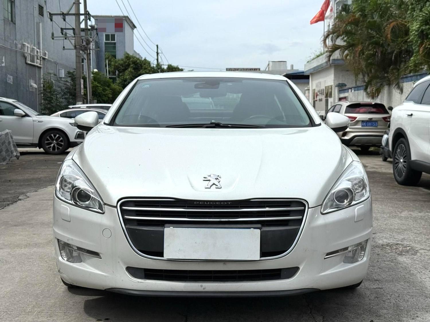 新到一台 2014 年标致508 2.3L自动智享版 15万公里，保险年审到8月