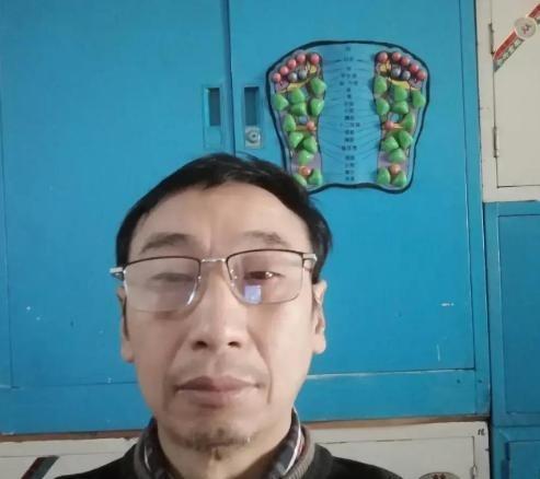 目前中国的最大问题，不是台湾问题，不是与美国的问题，也不是与日本问题，中国如今最