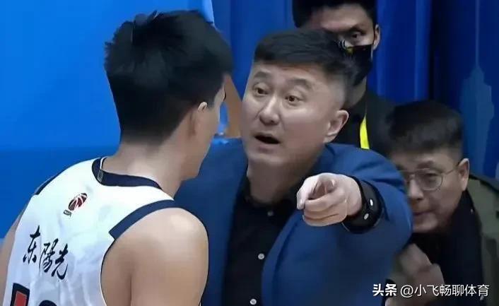 胖若两人，国家队与广东队的焦泊乔完全是两个状态， 不是焦泊乔能力不行，而是郭士强