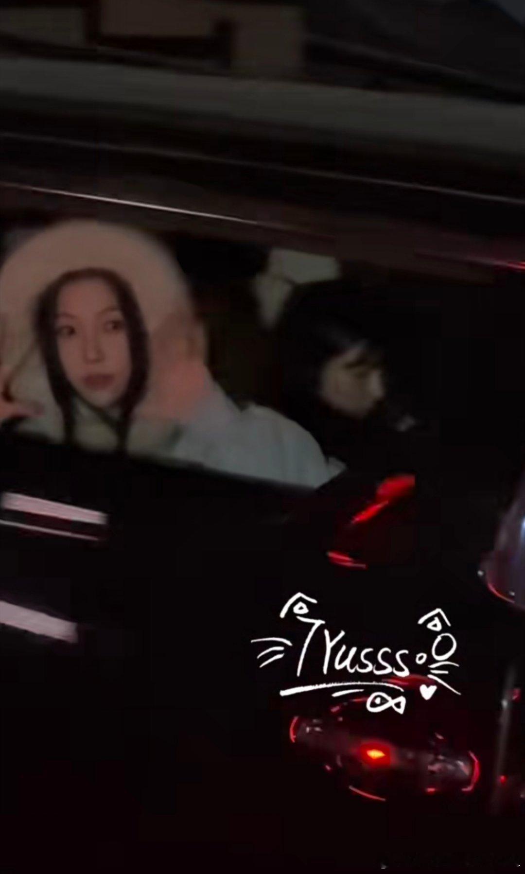 这个侧脸好像米西呀~姐姐去探班欣欣了嘛好朋友是这样的一直陪伴无事不声张 有事立马