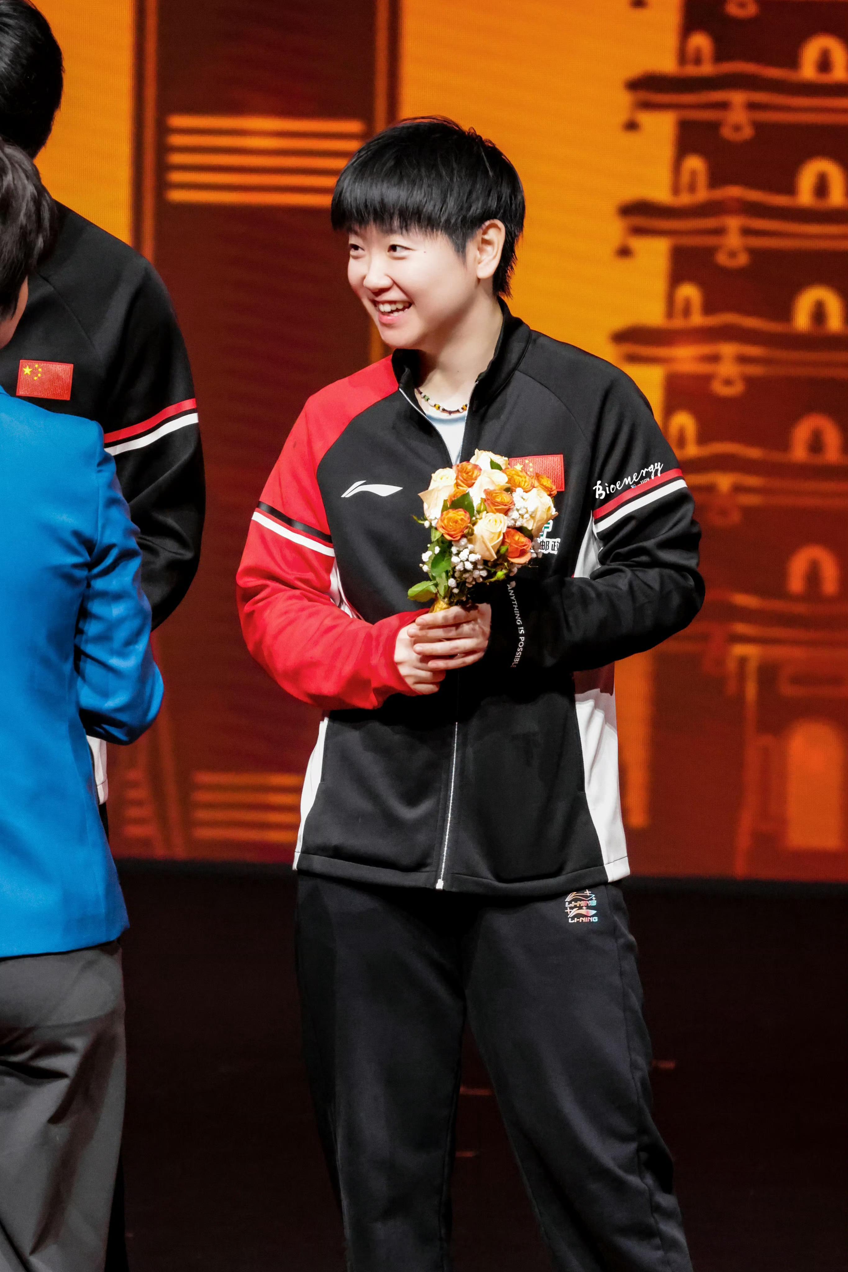 微博之夜微博年度能量人物孙颖莎 