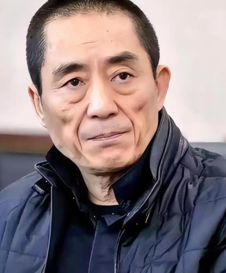 76岁张艺谋，悲痛发文！
 
76岁张艺谋在百花奖红毯前得知老友秦焰病逝，发文悼