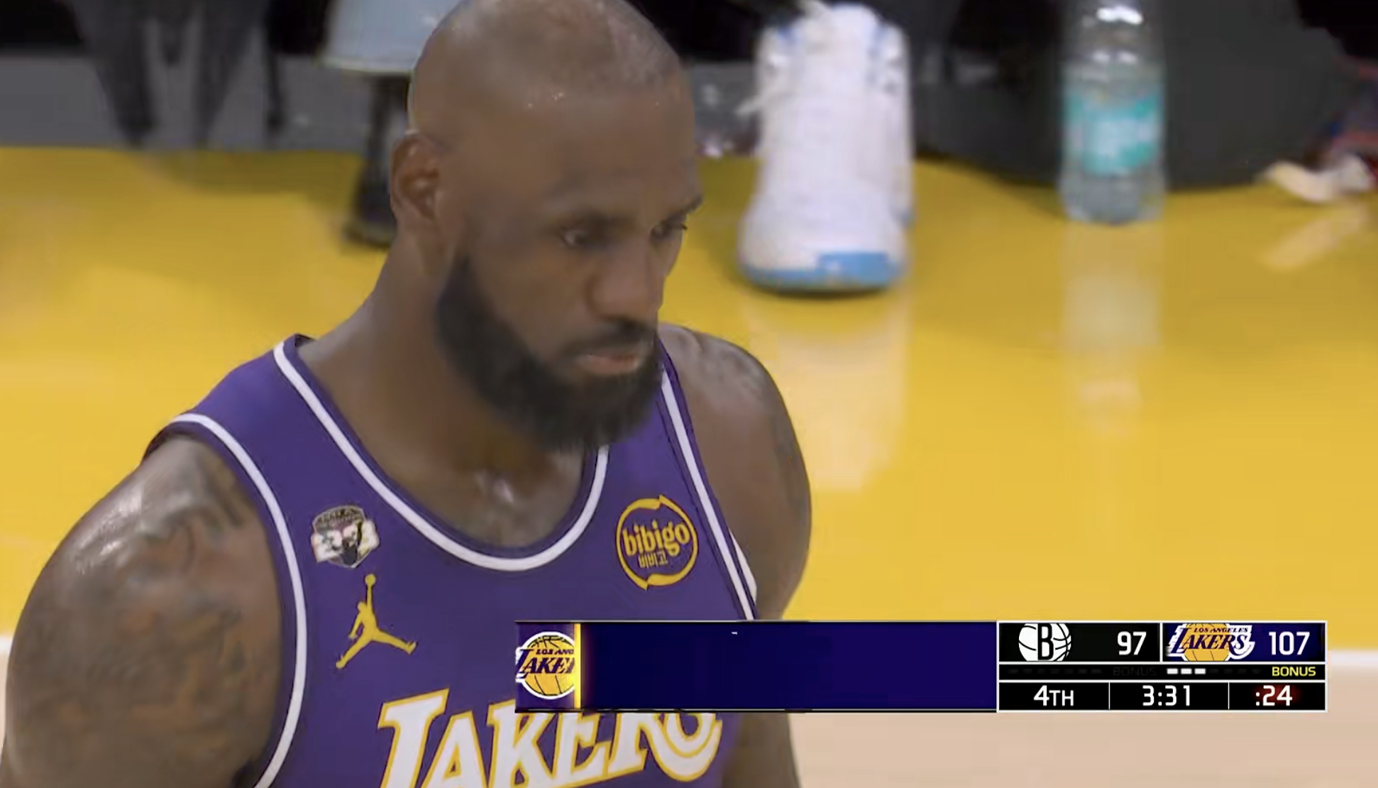 暂停，湖人领先10分 最后3分31秒，大火收汁吧篮网vs湖人