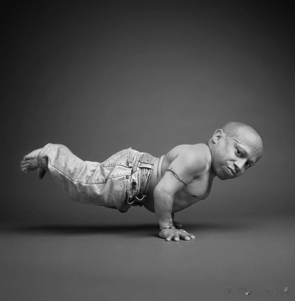 韦恩·特洛伊尔（1969年1月1日—2018年4月21日）。