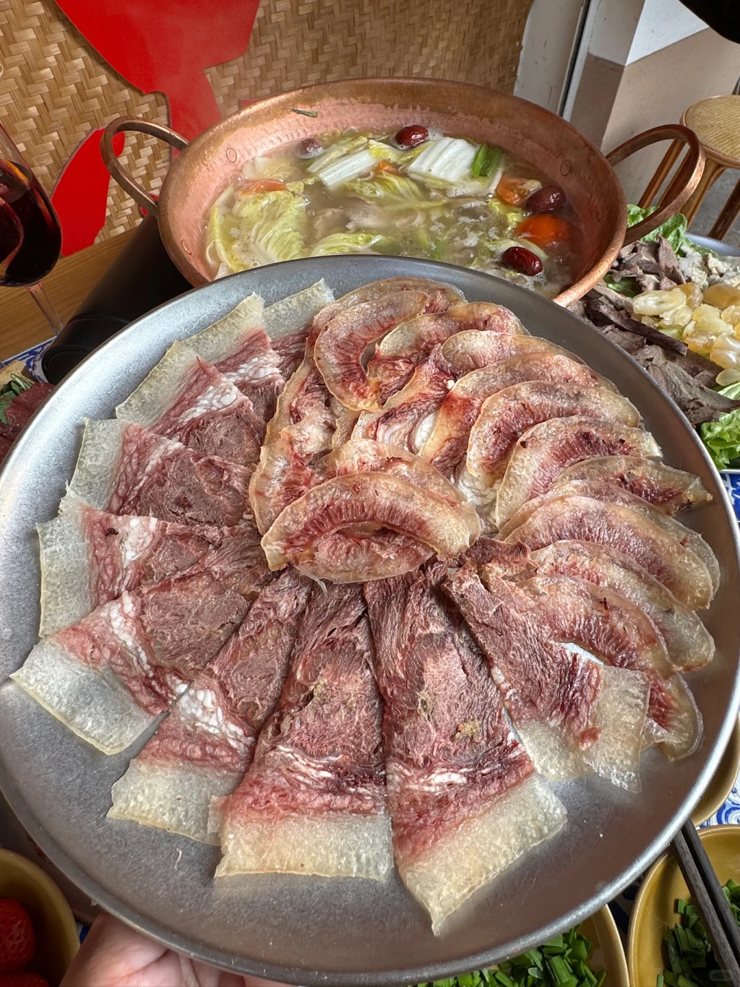 南京新街口！！这家带皮羊肉好吃死了踏吗的！！
