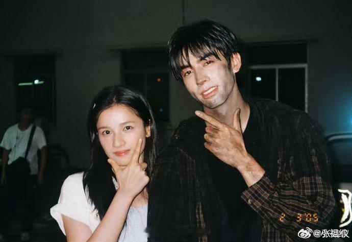 野狗骨头好会选人野狗骨头选角堪称教科书级别，宋威龙、张婧仪贴合角色内核，一众配角