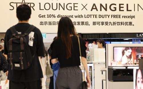 7月1日，东亚旅游格局彻底翻天，日本说：没钱别来；韩国说：快来，免费！

日本这