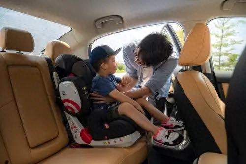 明年买车注意！油车迎来大变，这类车要火
