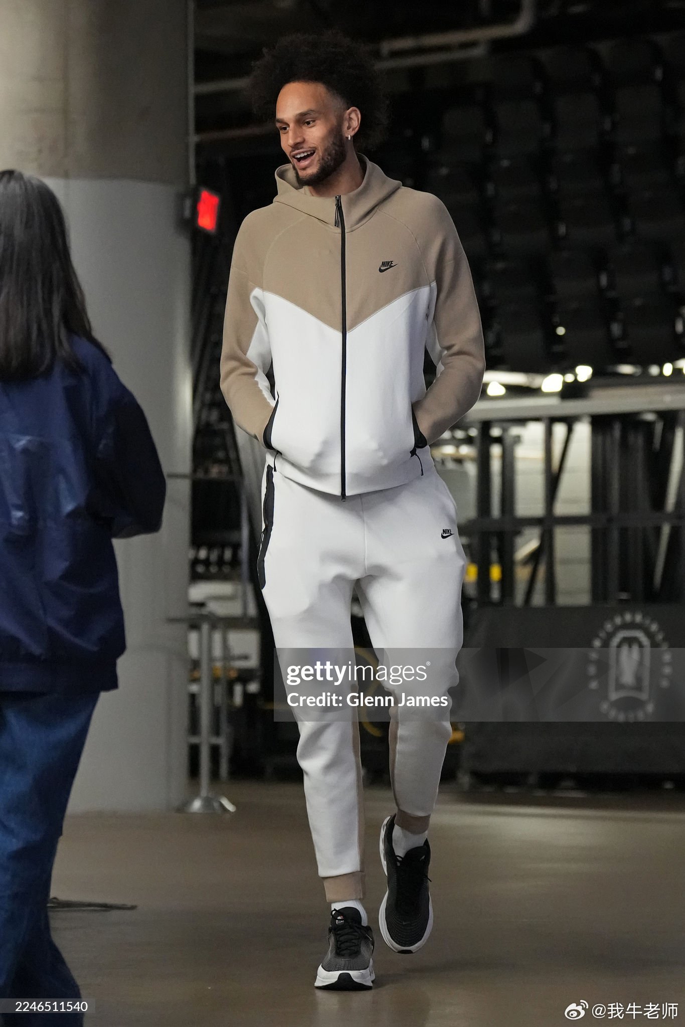 MFFL 基德接受采访。“对一个 21 岁的年轻人来说，这很难。莱夫利想打球，但