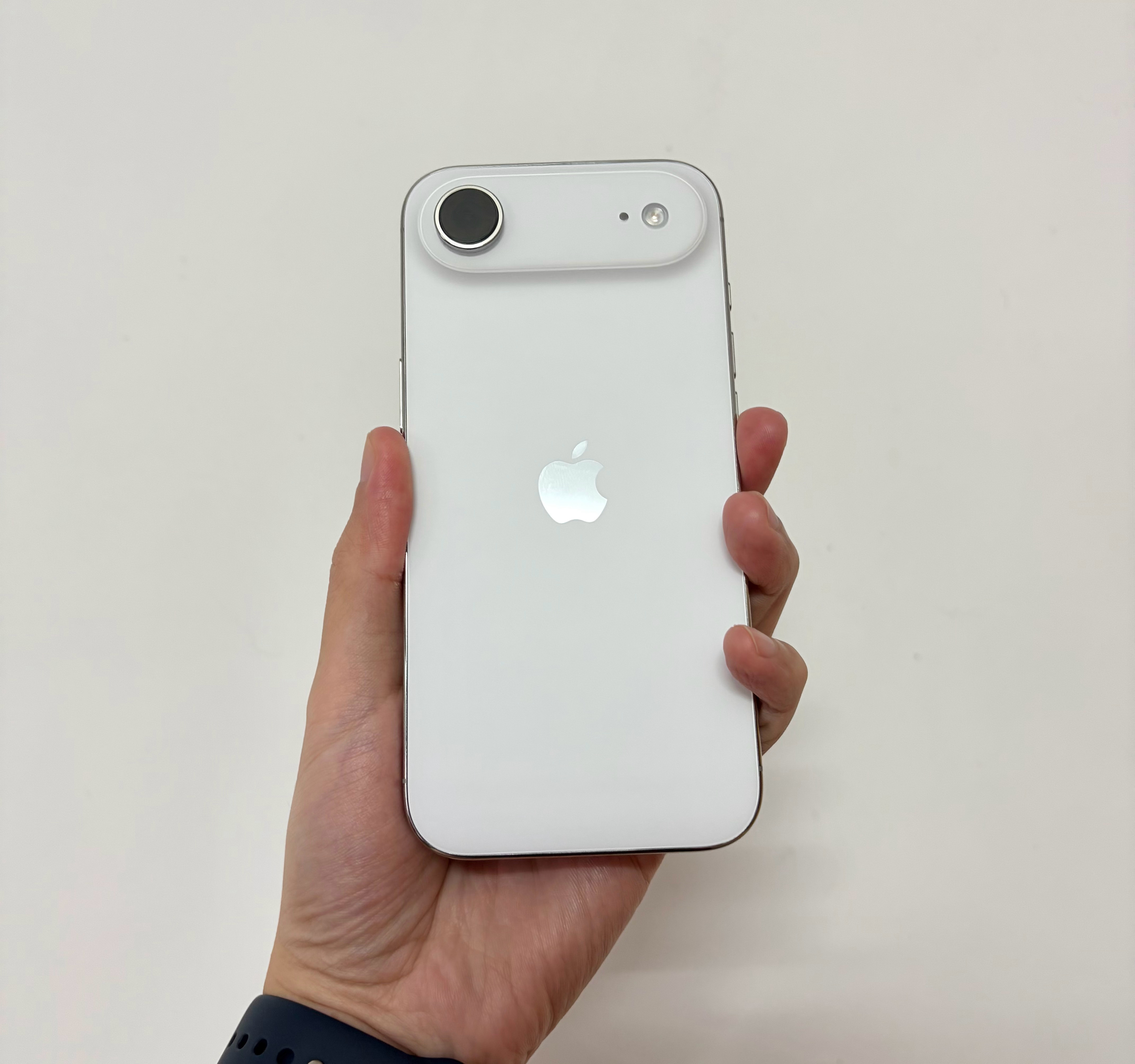 我是iPhone Air，请攻击我最薄弱的地方