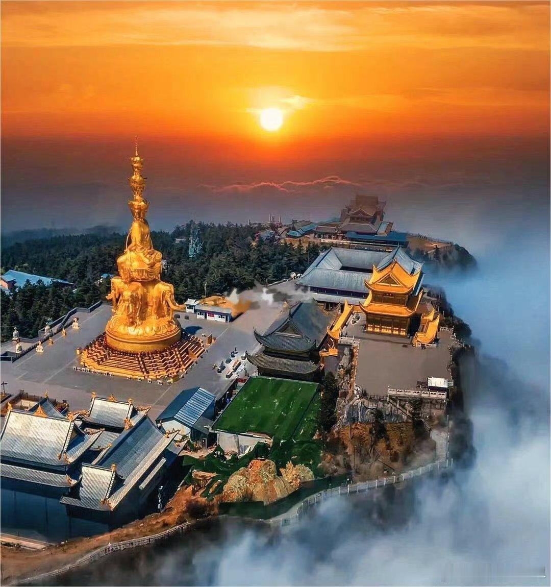 生活是一场修行，给你磨砺，让你变的坚强；给你离别，才会感知聚的喜悦；给你苦，才知