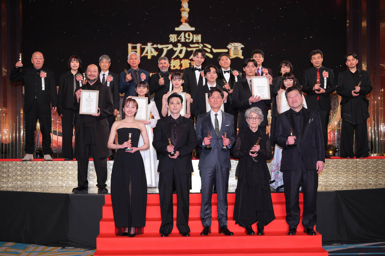 第49届日本电影学院奖公布获奖名单，李相日导演的《国宝》大包大揽，横扫狂揽10项