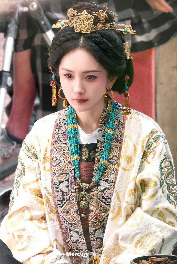 杨幂北魏复原妆真的好美，而且是由内而外的美。 