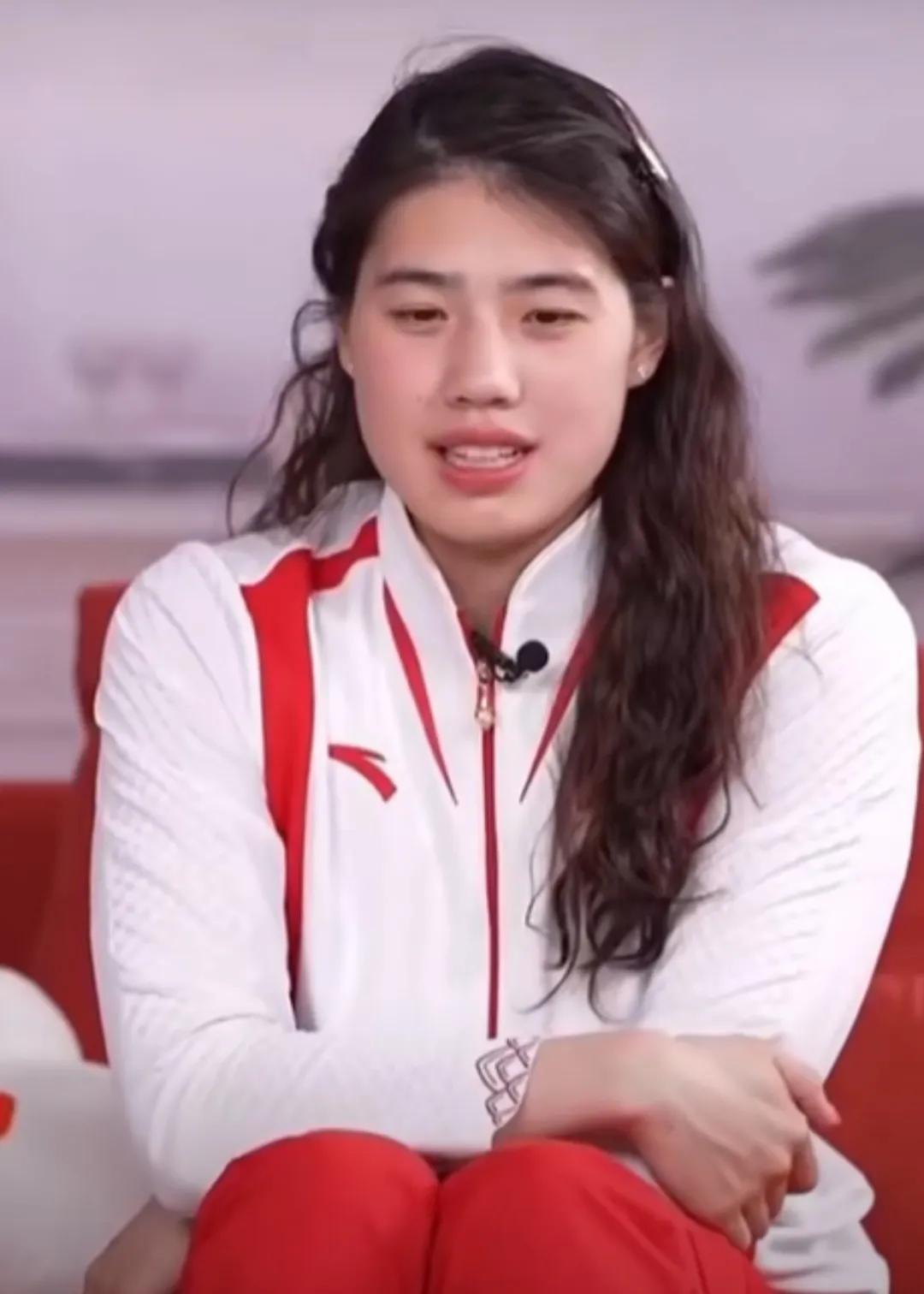 张雨霏结束奥运征程后，在采访时说她也有容貌焦虑和身材焦虑，她经常会觉得自己是不是