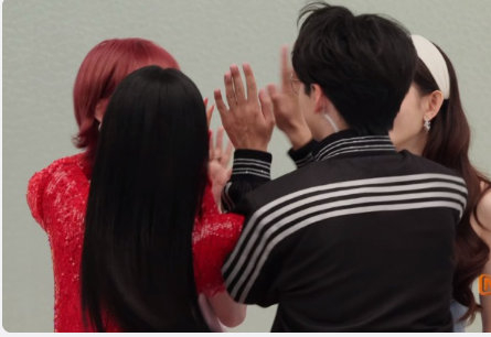 黄灿灿 版权意识 哈哈哈哈。 