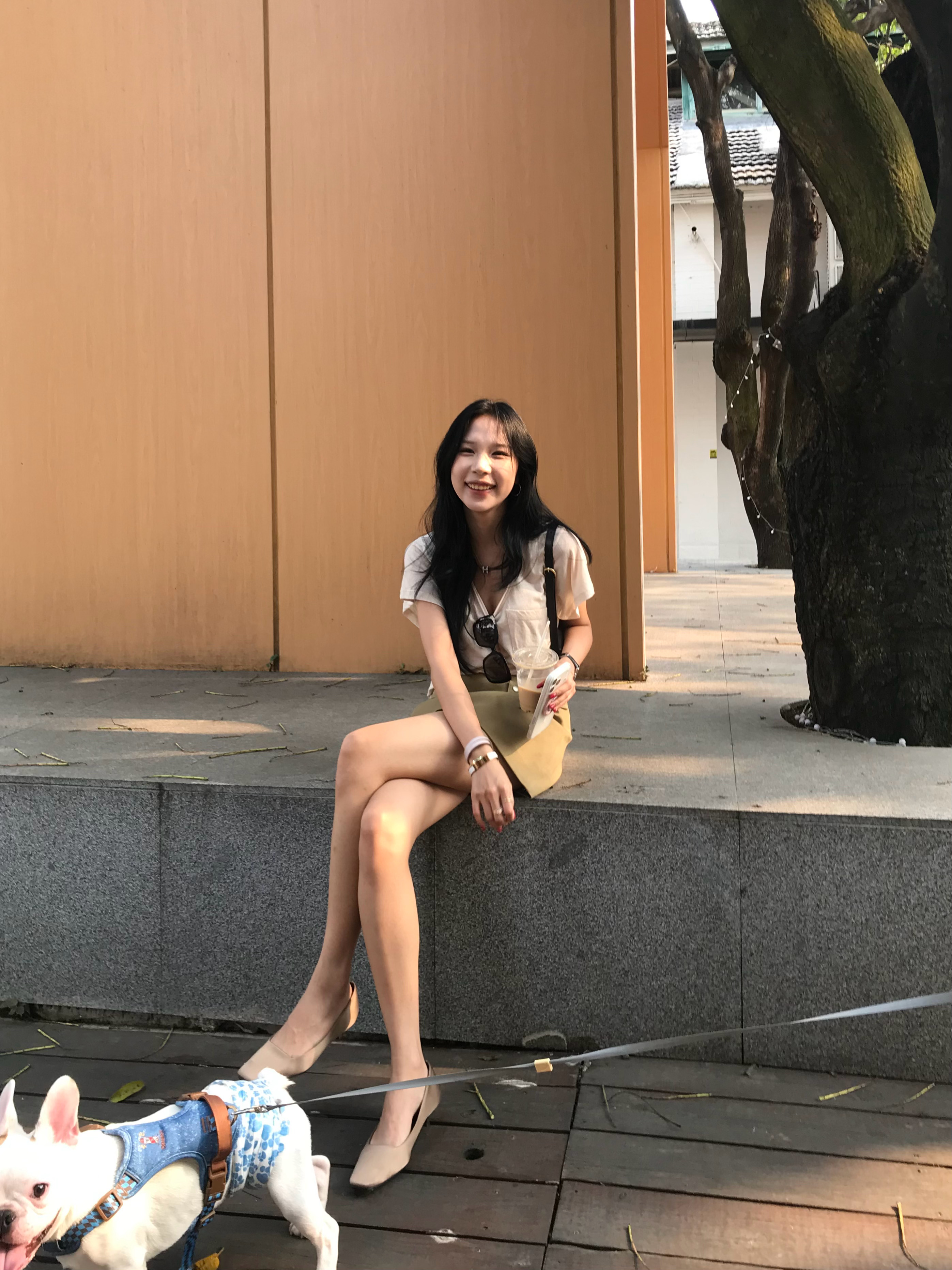 近段时间最喜欢的一套。（非常沉迷这种松弛姐姐味。） 