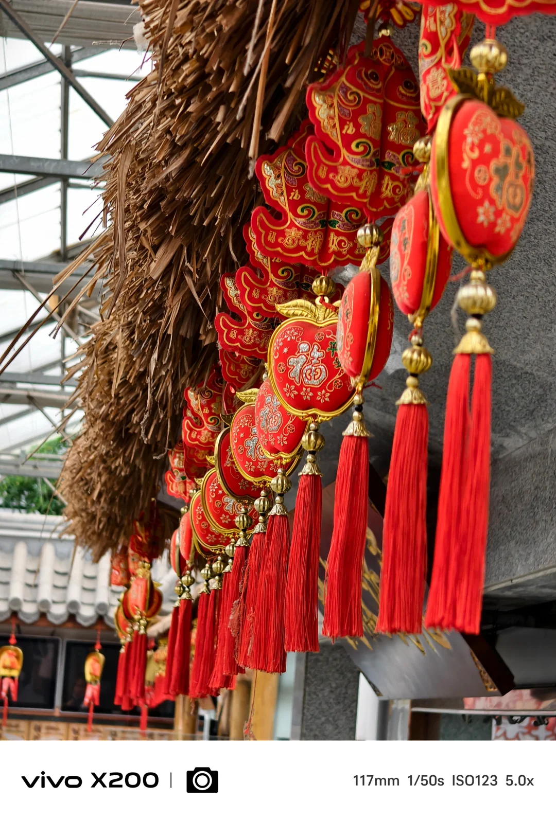 现在都开始备战春节了？三款手机谁拍照更“红