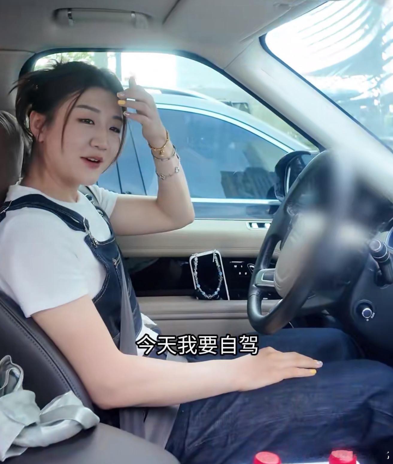 陈梦开车vlog方向盘为啥打马赛克[笑cry] ​​​