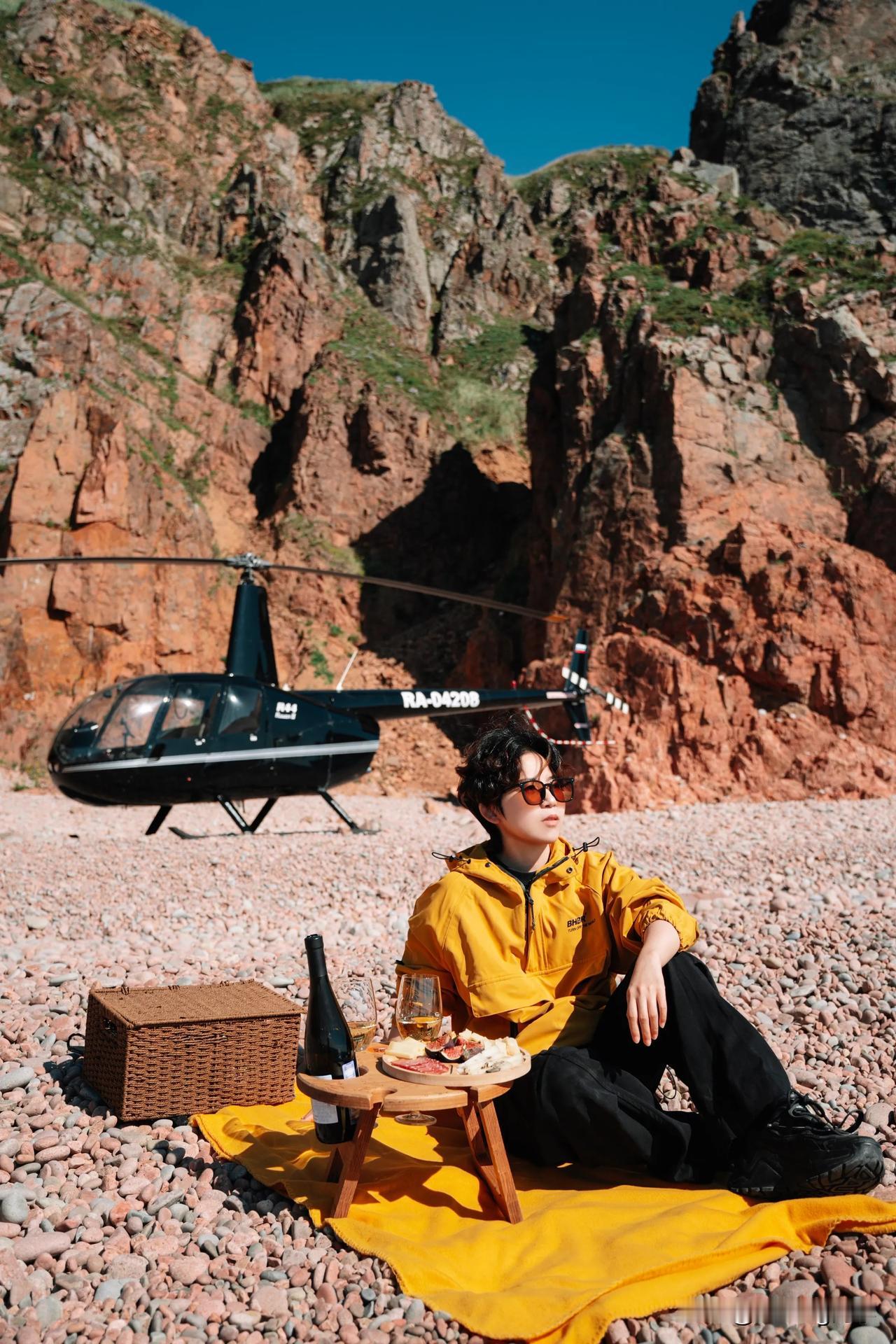 海参崴🚁直升飞机体验｜什科特岛野餐

来来来❗️安利大家一个海参崴超酷的体验