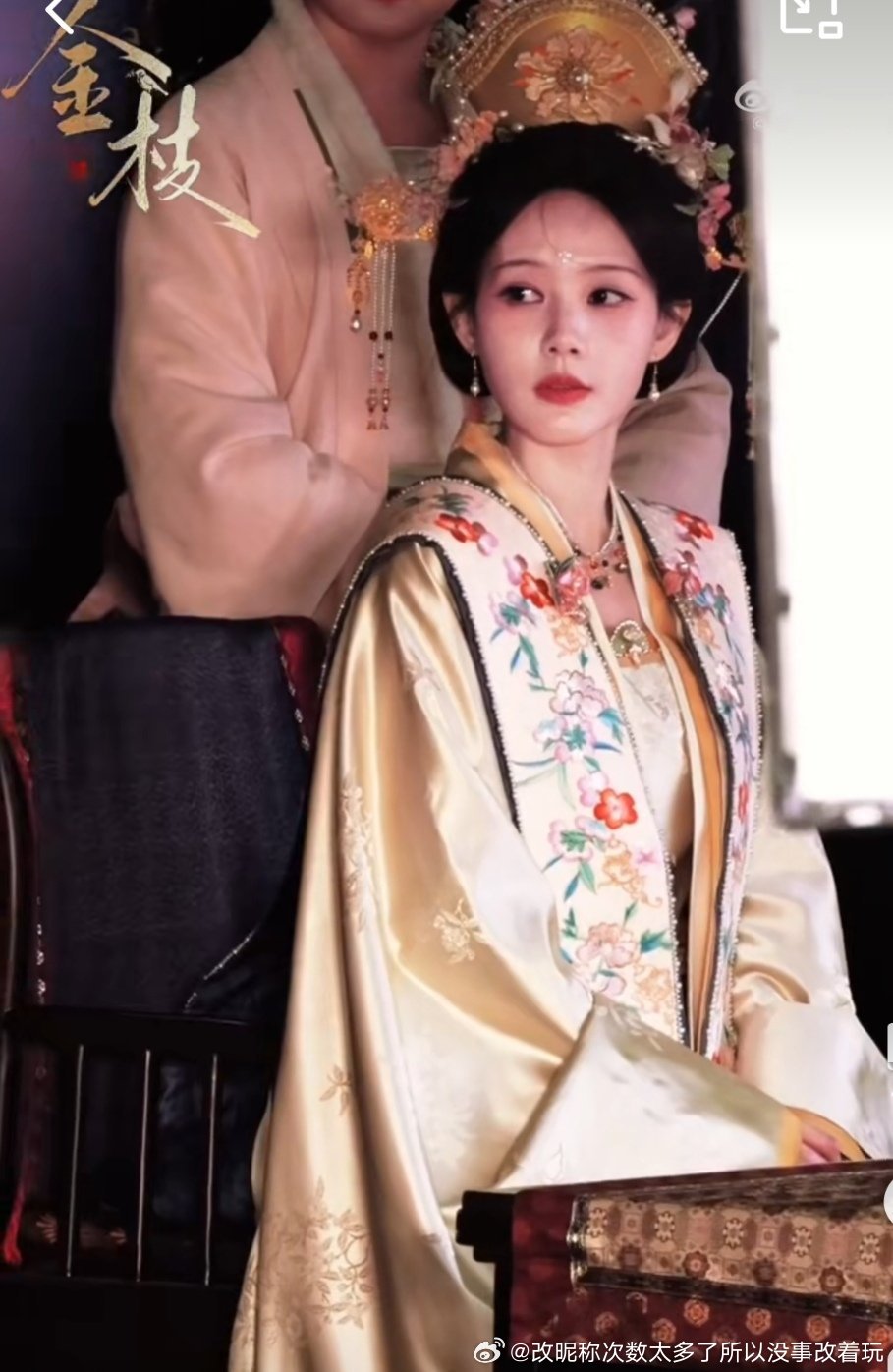 好廉价这一头感觉这剧投资还不如隔壁田曦薇和大乃男那个 