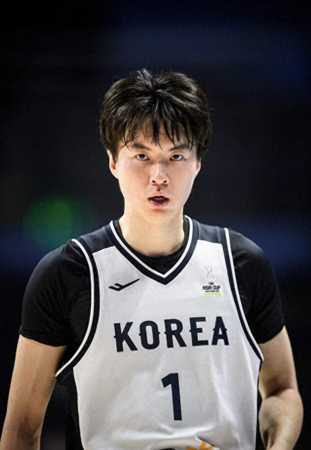 李贤重：放弃百万美元年薪去追NBA梦，他才是亚洲男篮锋线的榜样