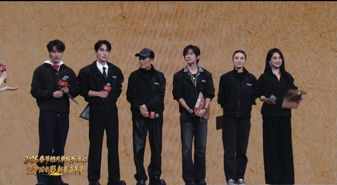 张艺谋说早就想和朱一龙合作了 听到张艺谋导演对于朱一龙有很高的评价，好的演员搭配