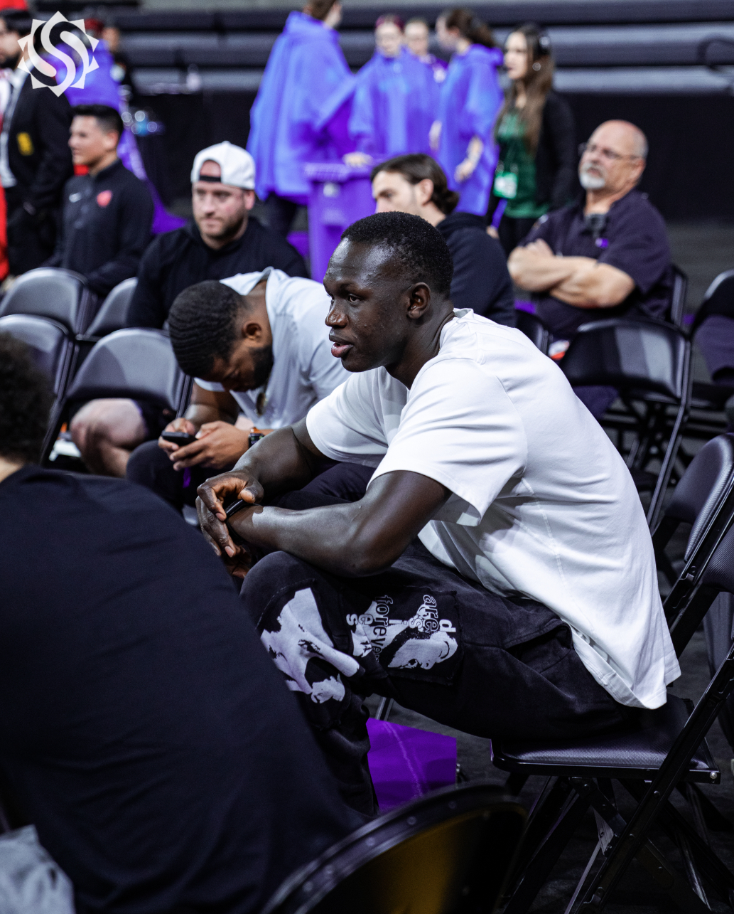 勤奋练级，有好队友相伴 💜 布雷亚继续出战今天的G联赛，拿下17分9篮板！菲尼