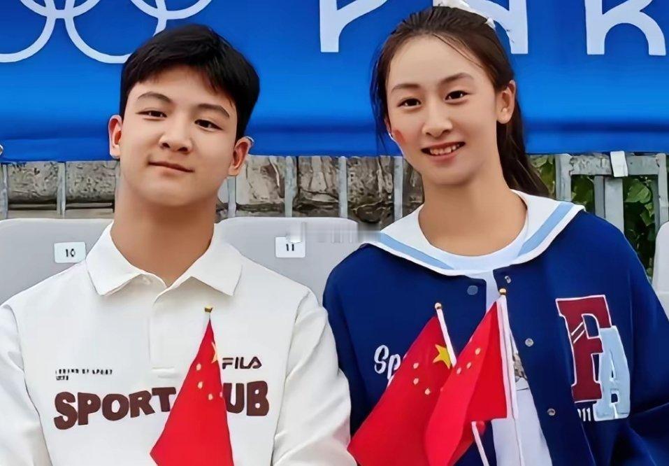 突然发现田亮一家的脖子都好长，真是强大的基因 